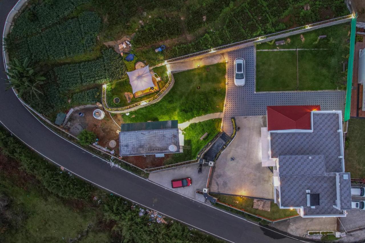 Avj Nest, Villa