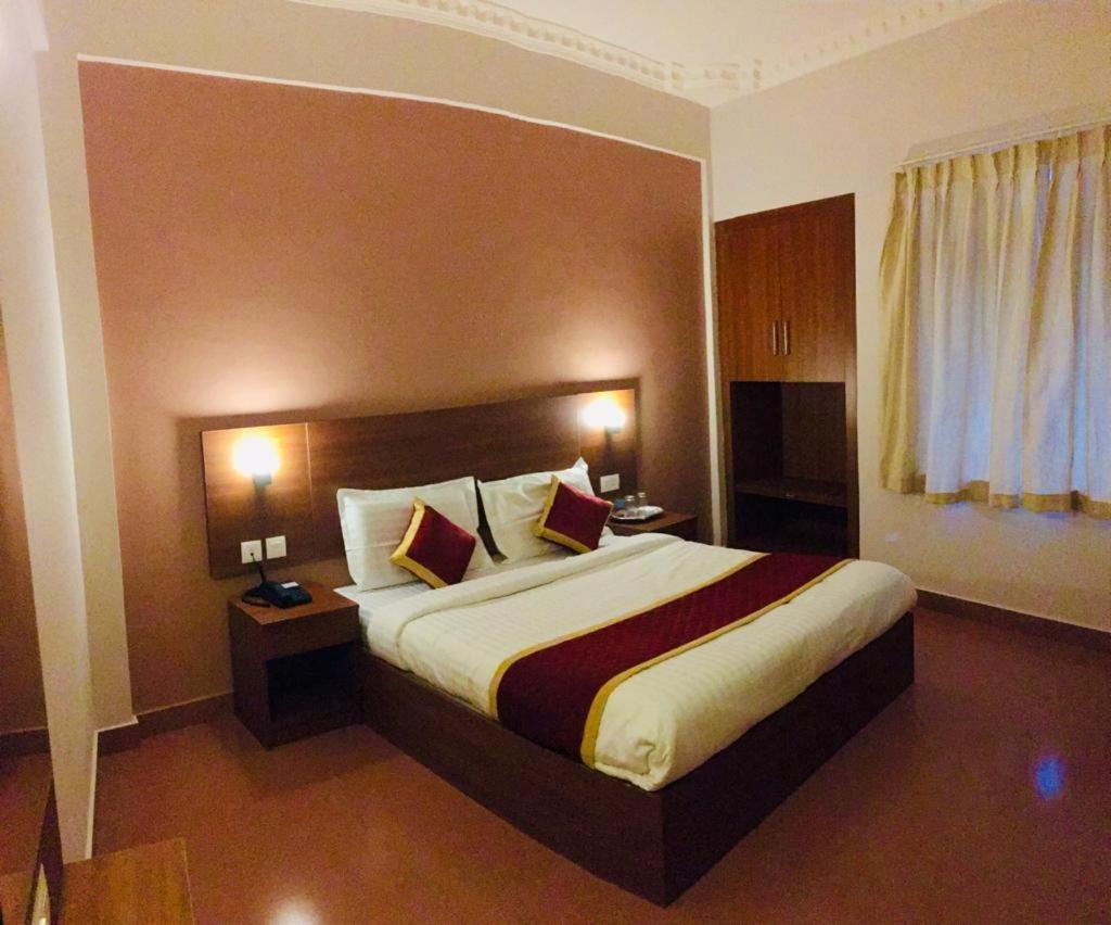 Edassery Cokkers Tower Hotel