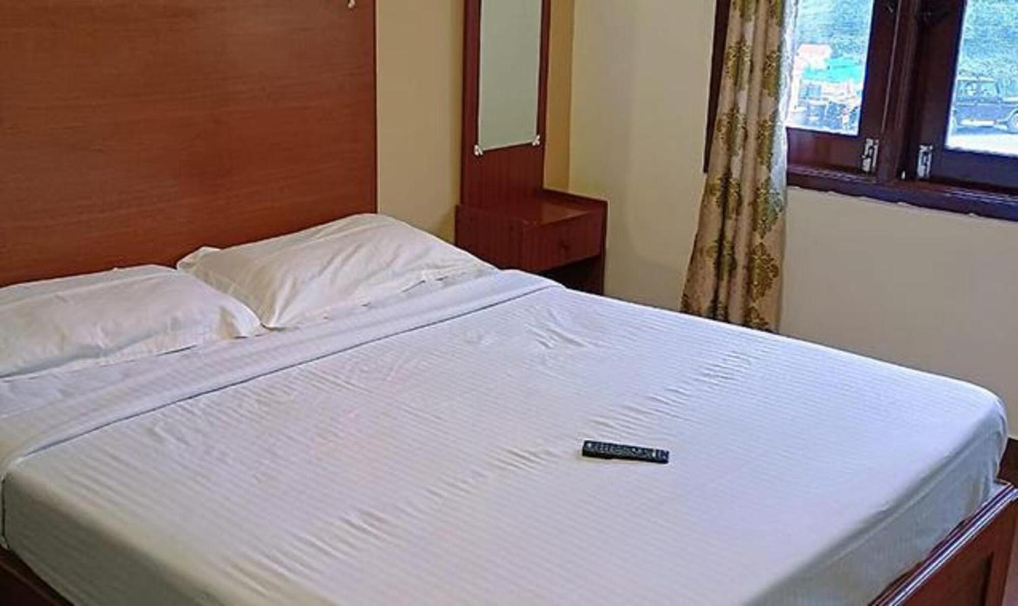 Fabhotel Sri Guhan Eiite Hotel