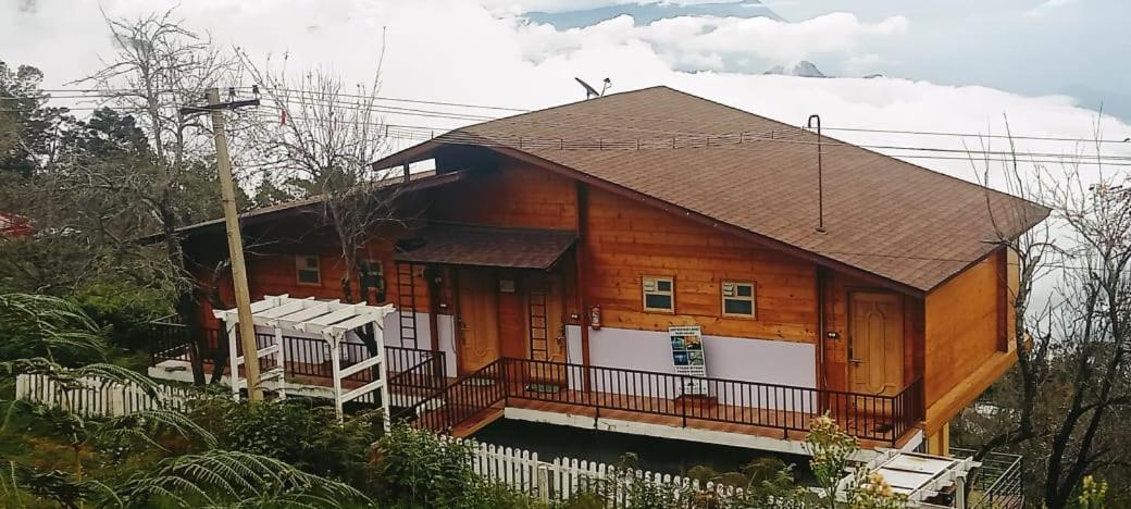 Praveen Woodhouse And Vattakanal Villa *