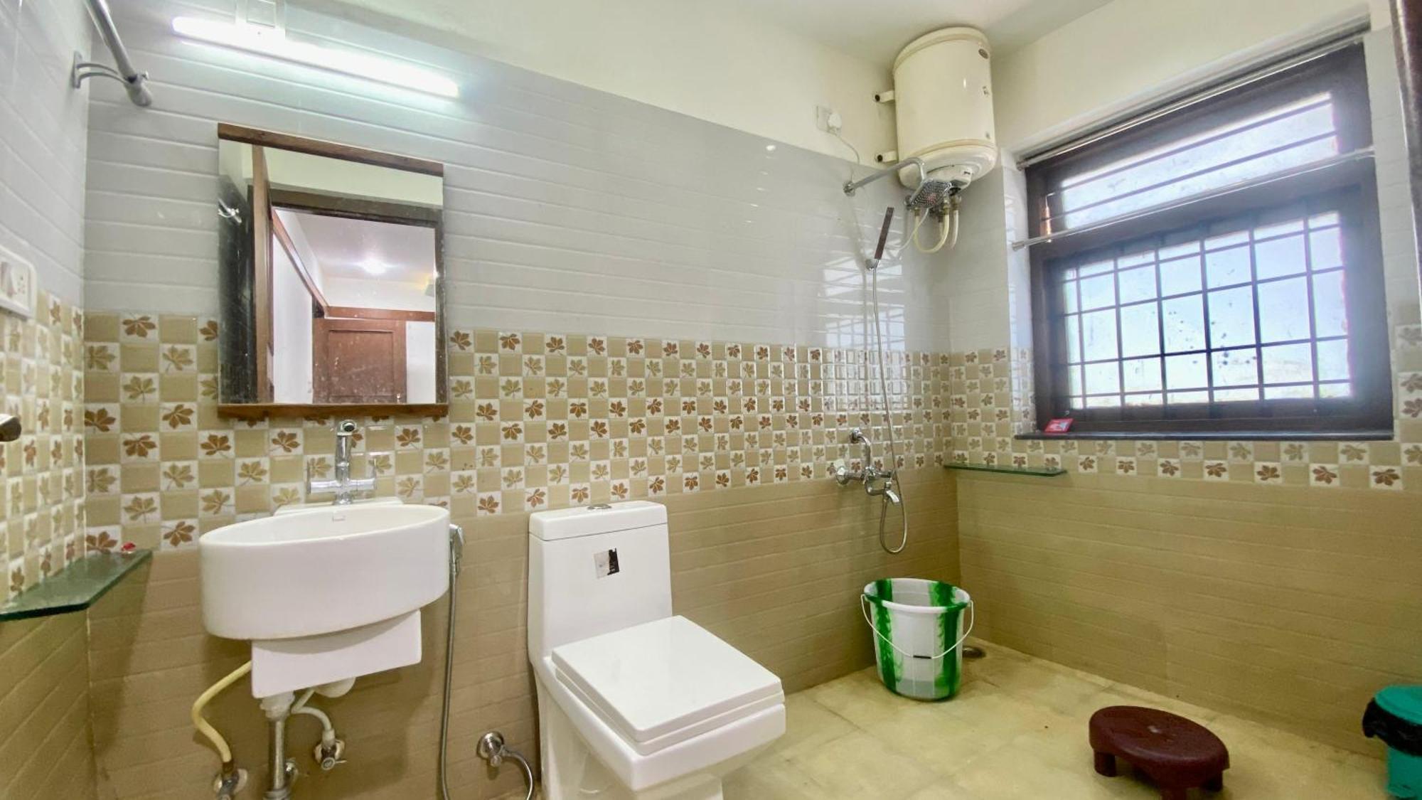 Willostays Alpine Mansion 6bhk Holiday home