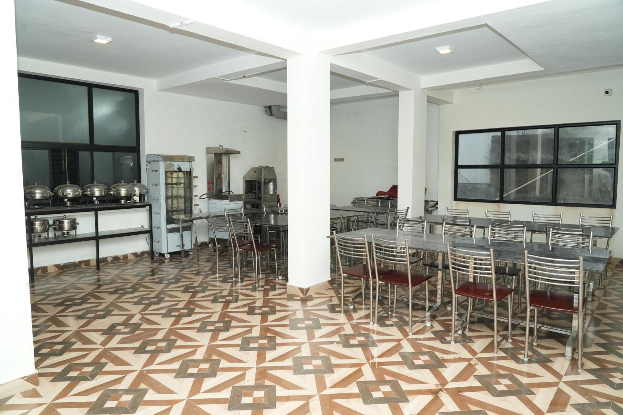 Vetrivel International By Brown Tree Hotel Kodaikanal