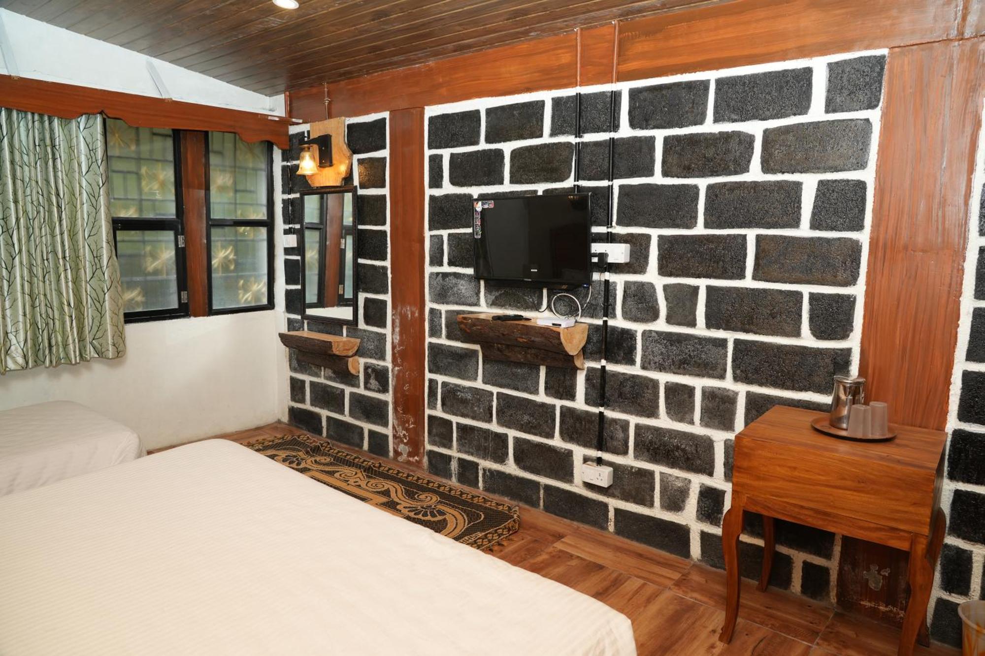 Hotel Vetrivel International By Brown Tree