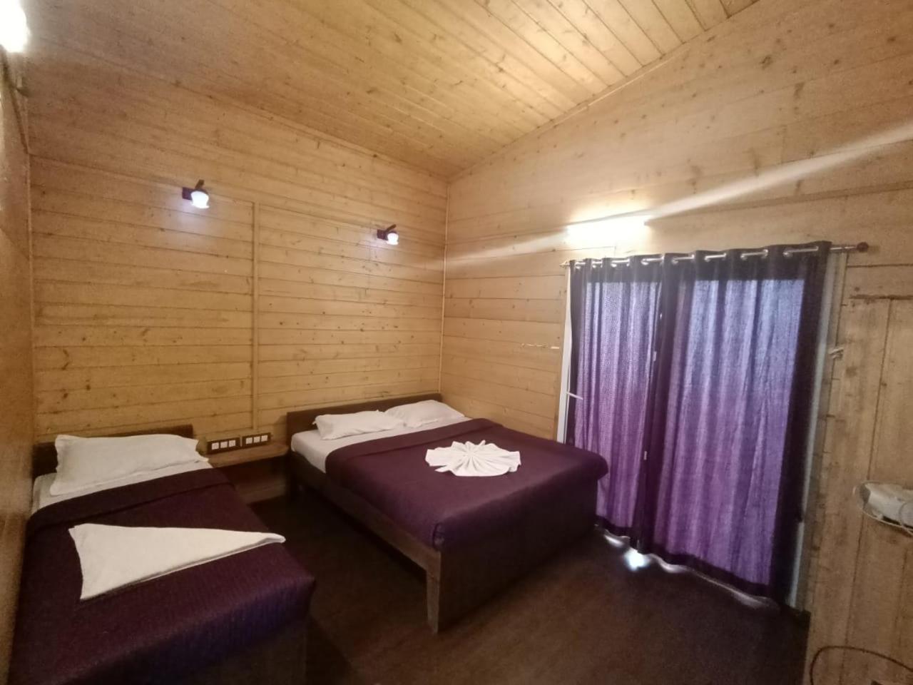 Praveen's Wood House Vattakanal Villa