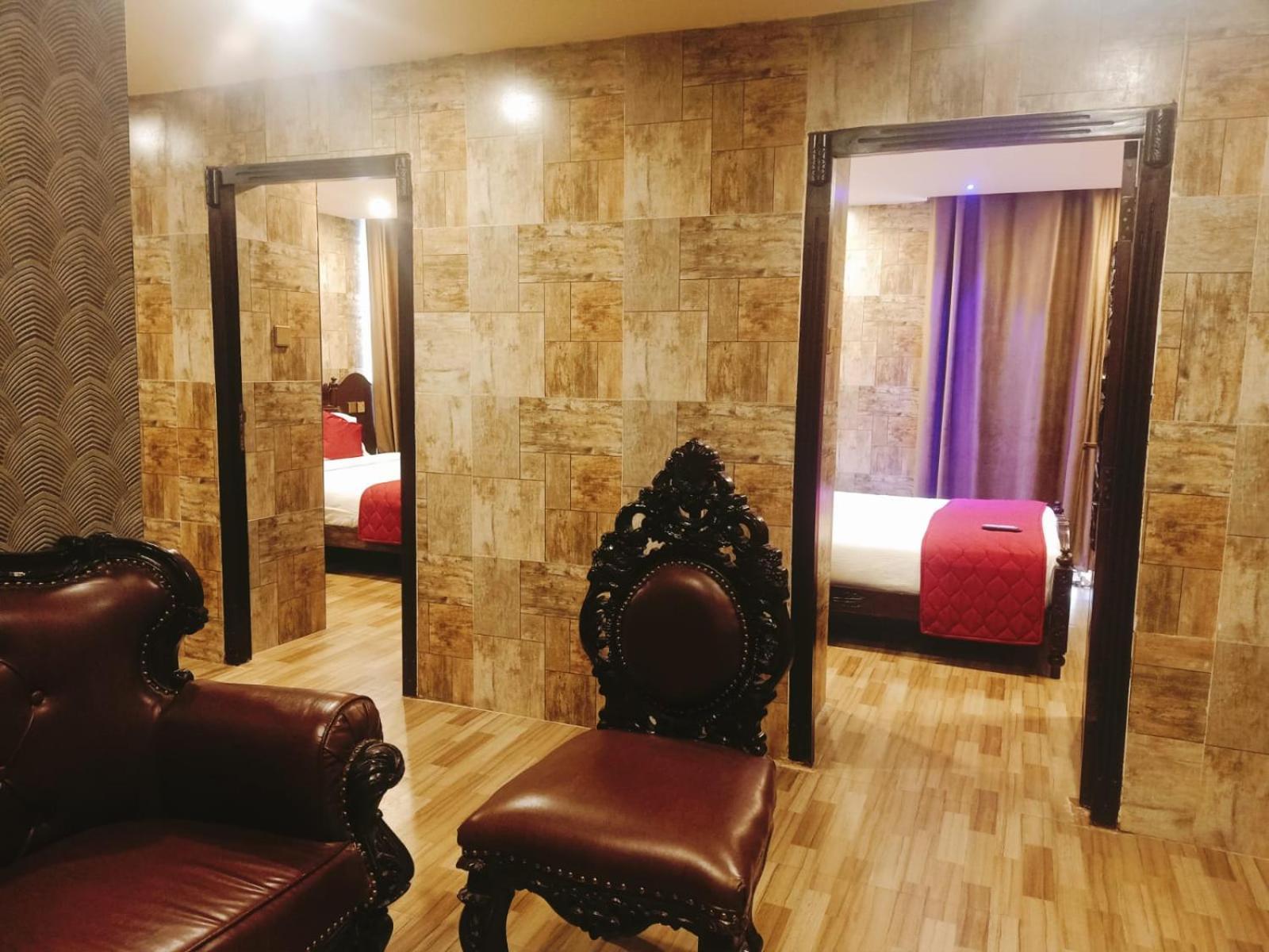 Hotel Hyders Park- The Luxury