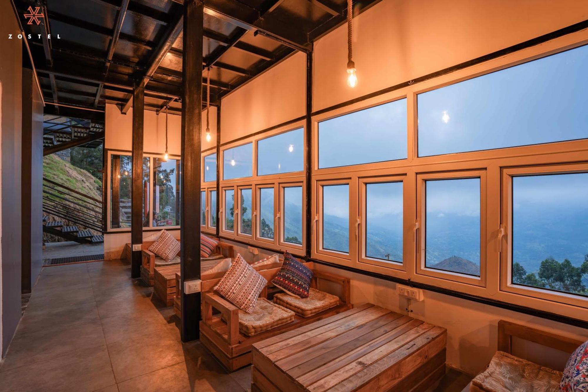 Zostel Poombarai, Hostel