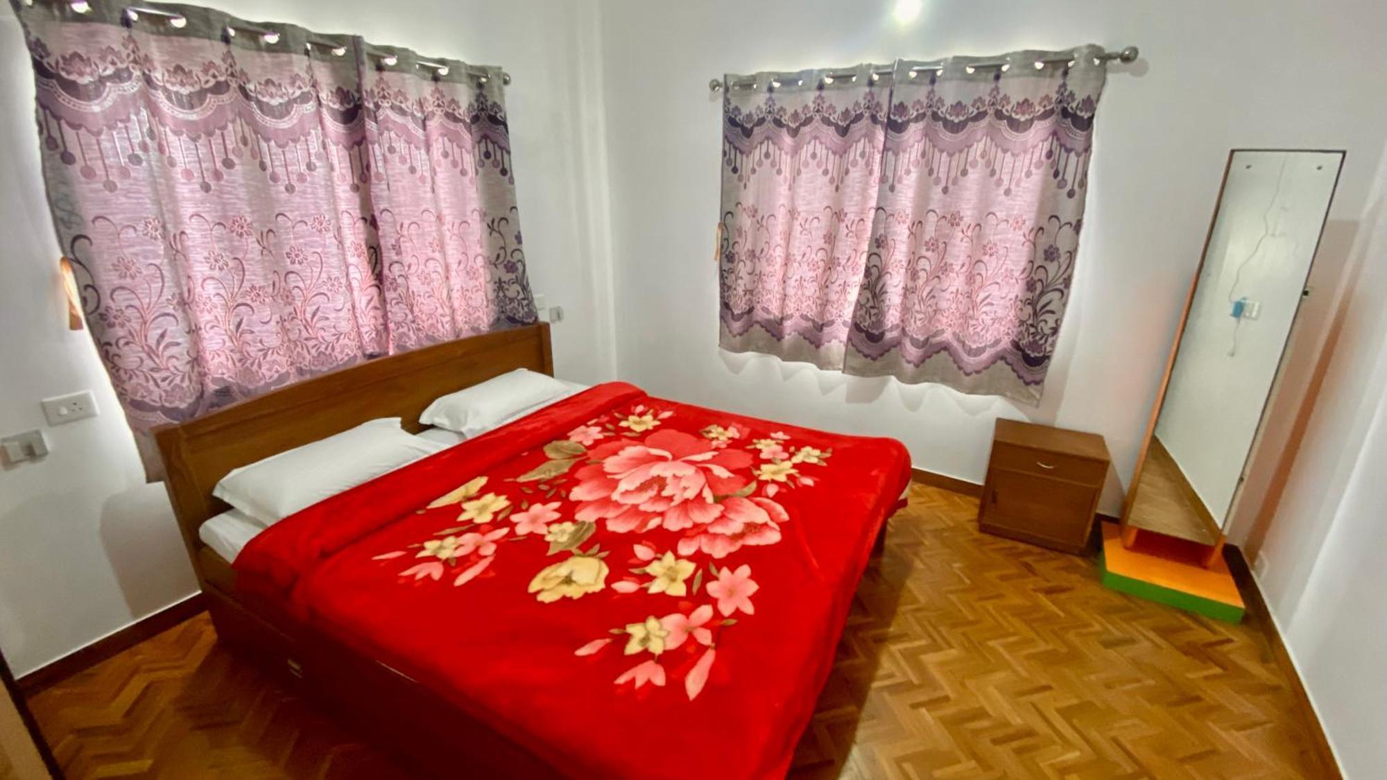 La Flora Holiday home