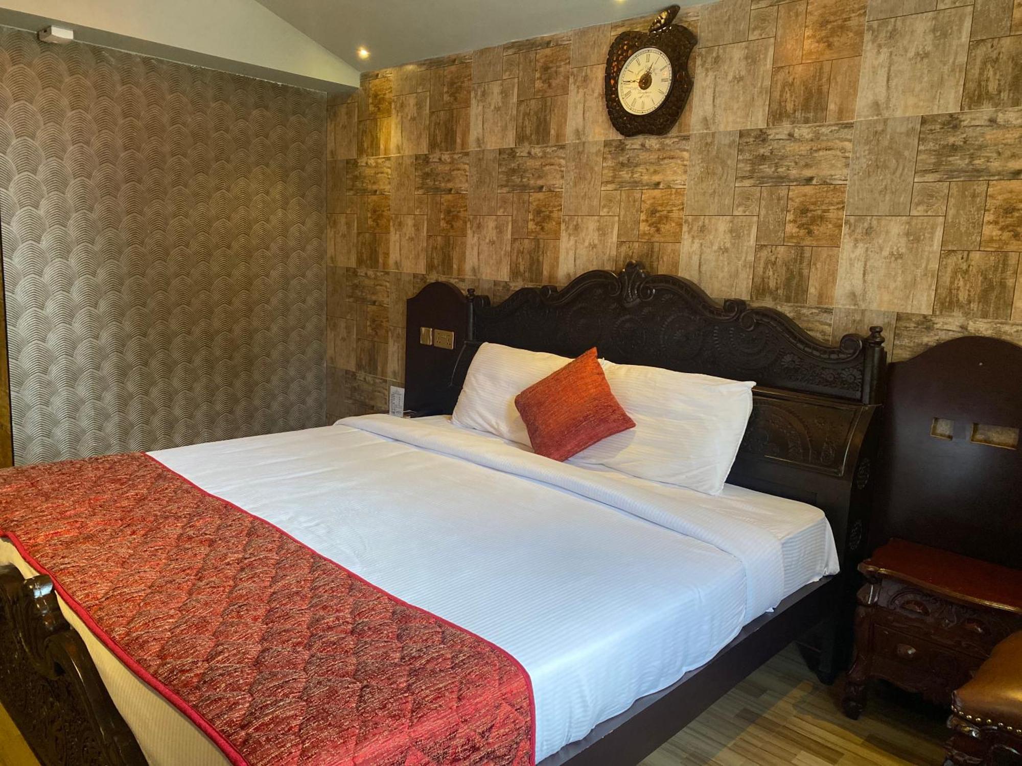 Hyders Park- The Luxury 3*