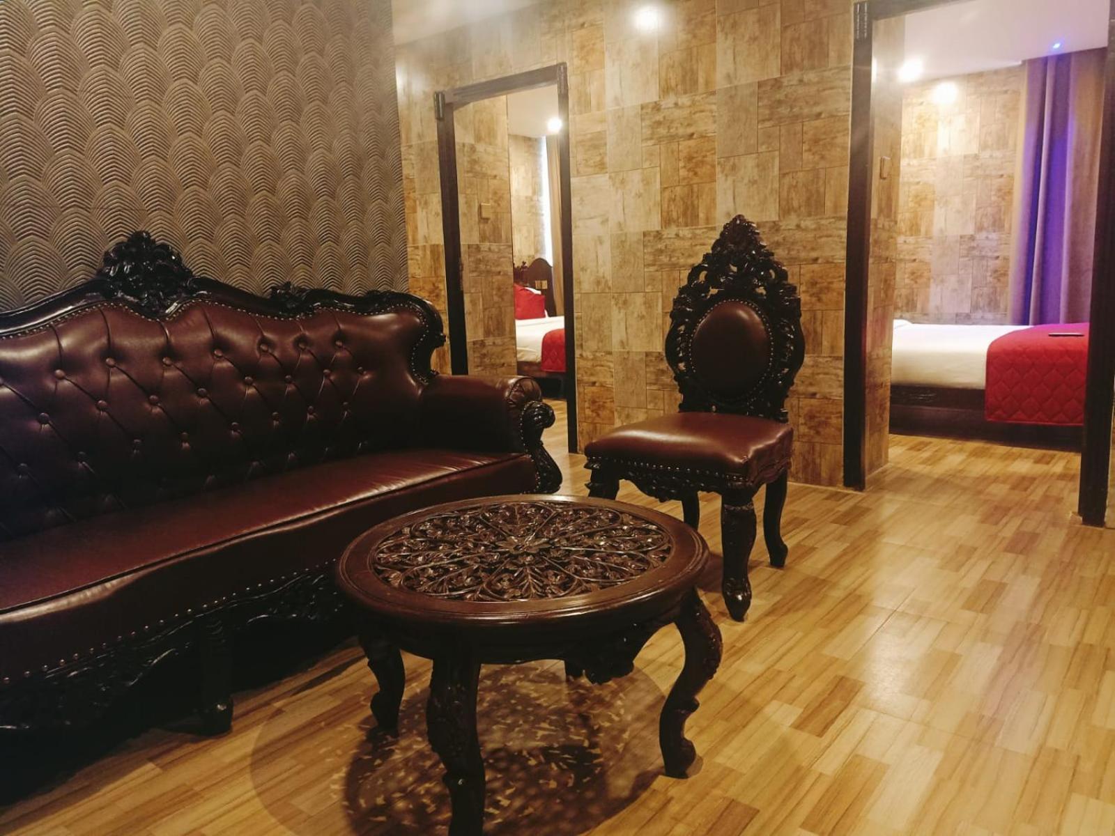 Hotel Hyders Park- The Luxury