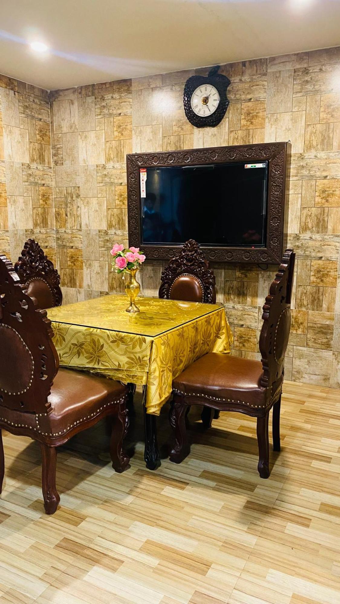 Hyders Park- The Luxury Hotel