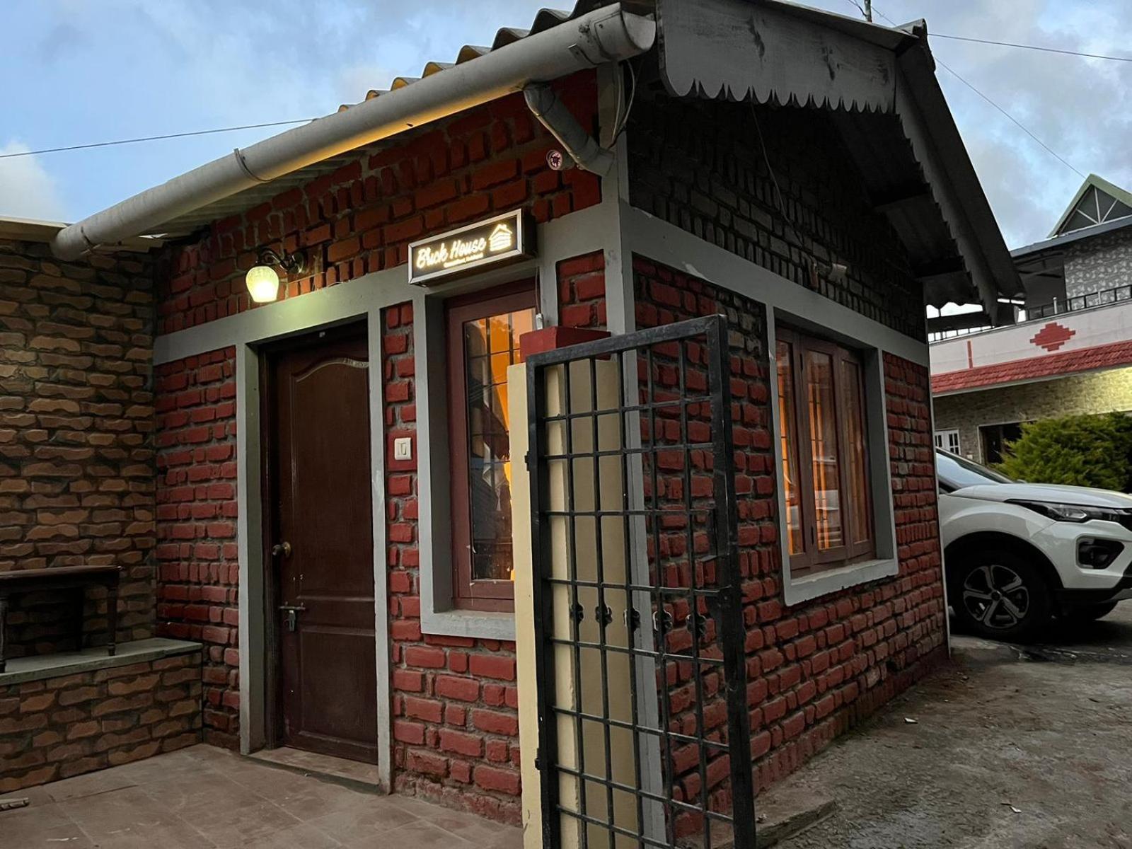 Homestay Brickhouse *