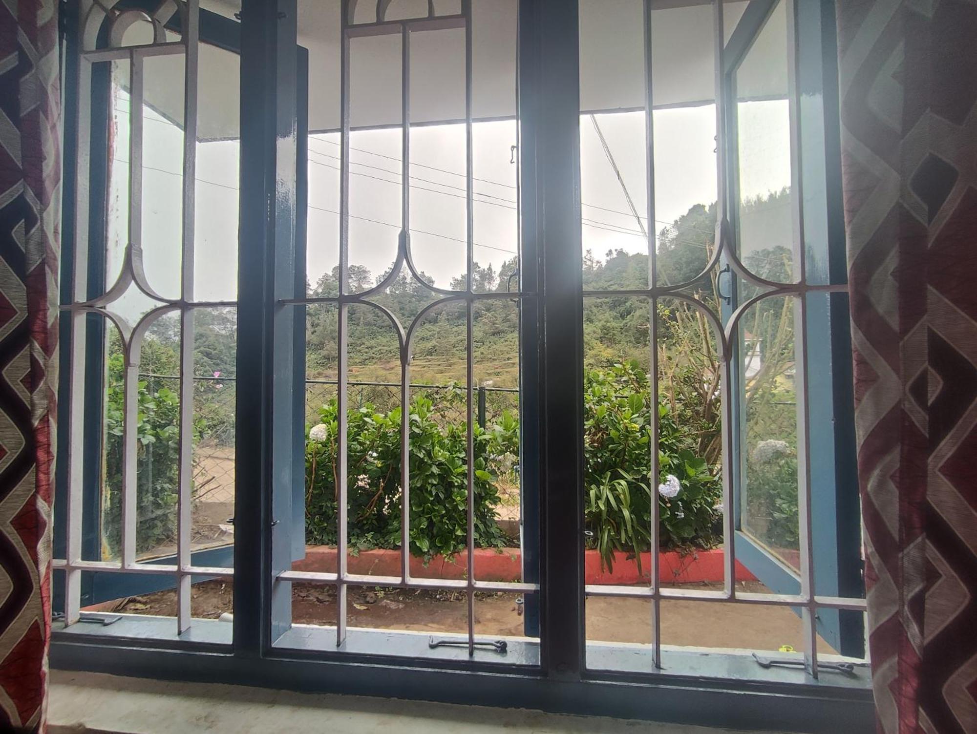 Homestay Frozen Monks *