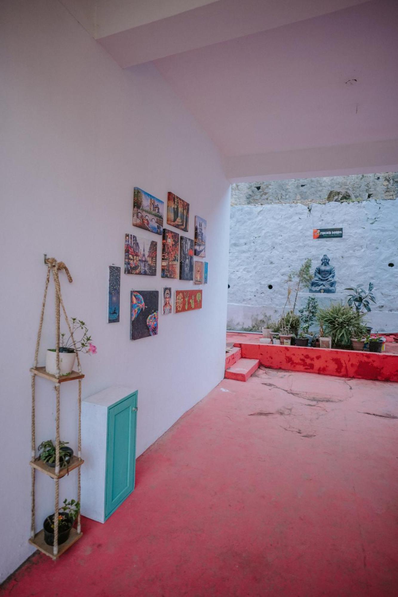 Frozen Monks Homestay *