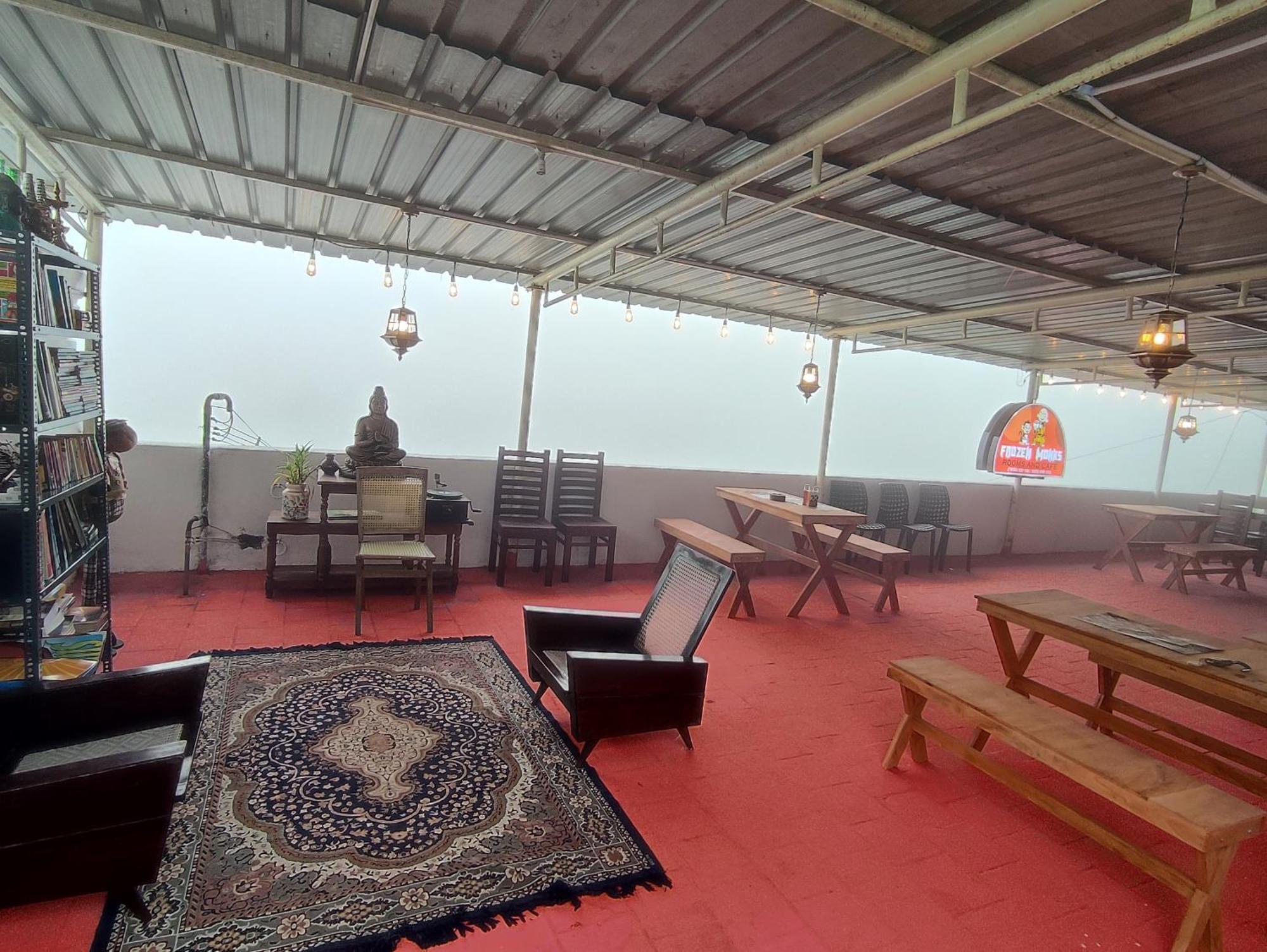 Frozen Monks Homestay *