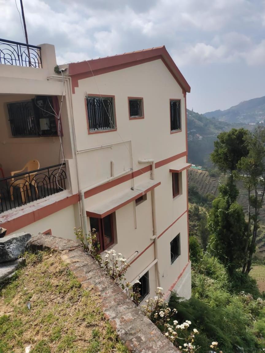 Hill Crest Guest house *