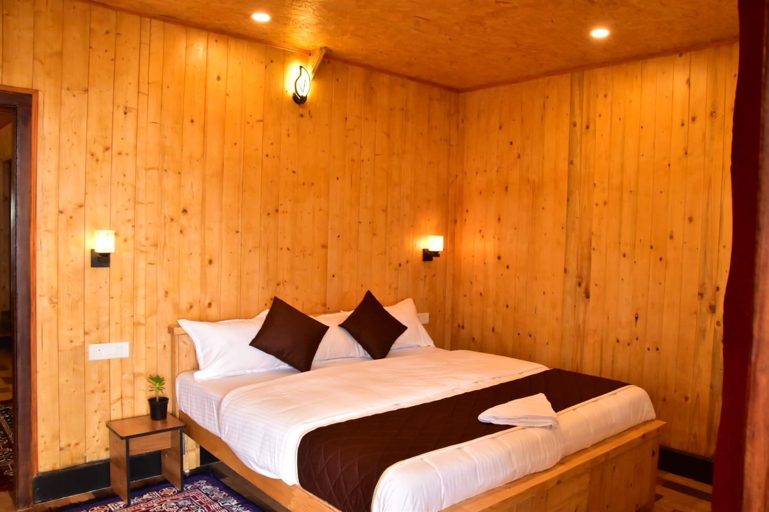 Homestay Loft Wood House Family