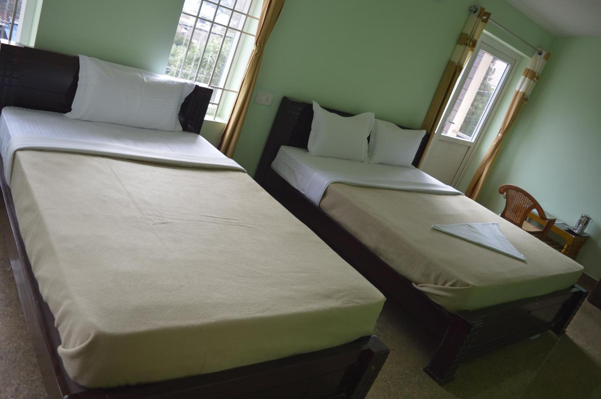 Aaram Holidays Phase1 Guest house *