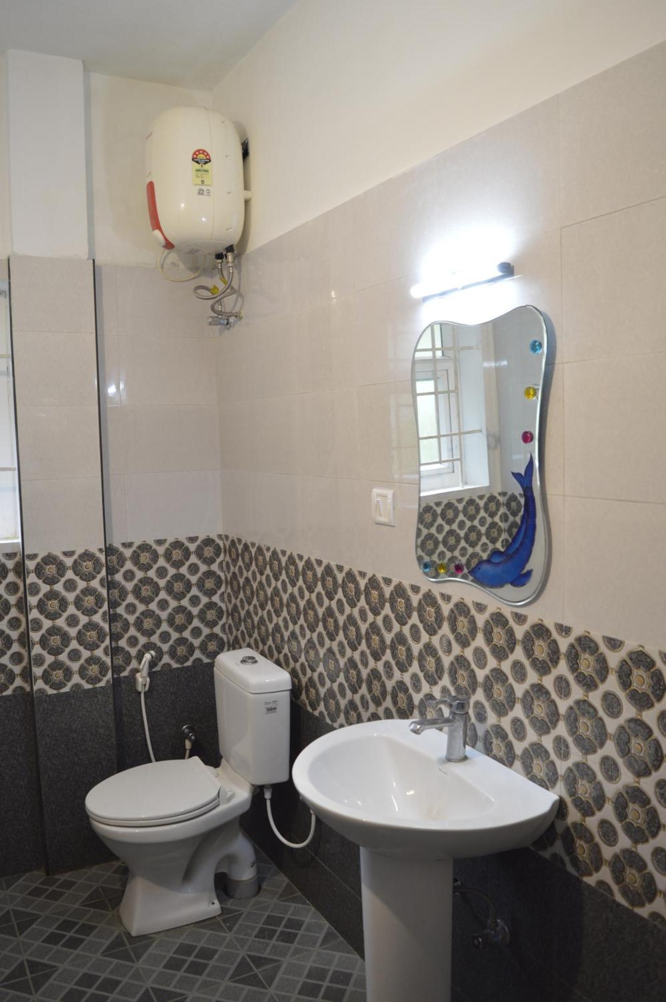 Aaram Holidays Phase1 Guest house *