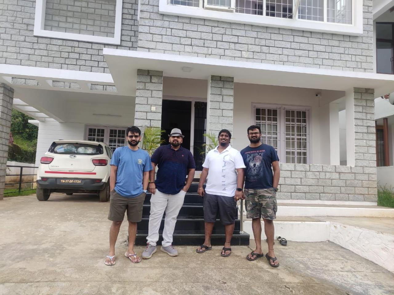 Chill Breeze Castle: 4bhk With & Mountain Views Homestay *