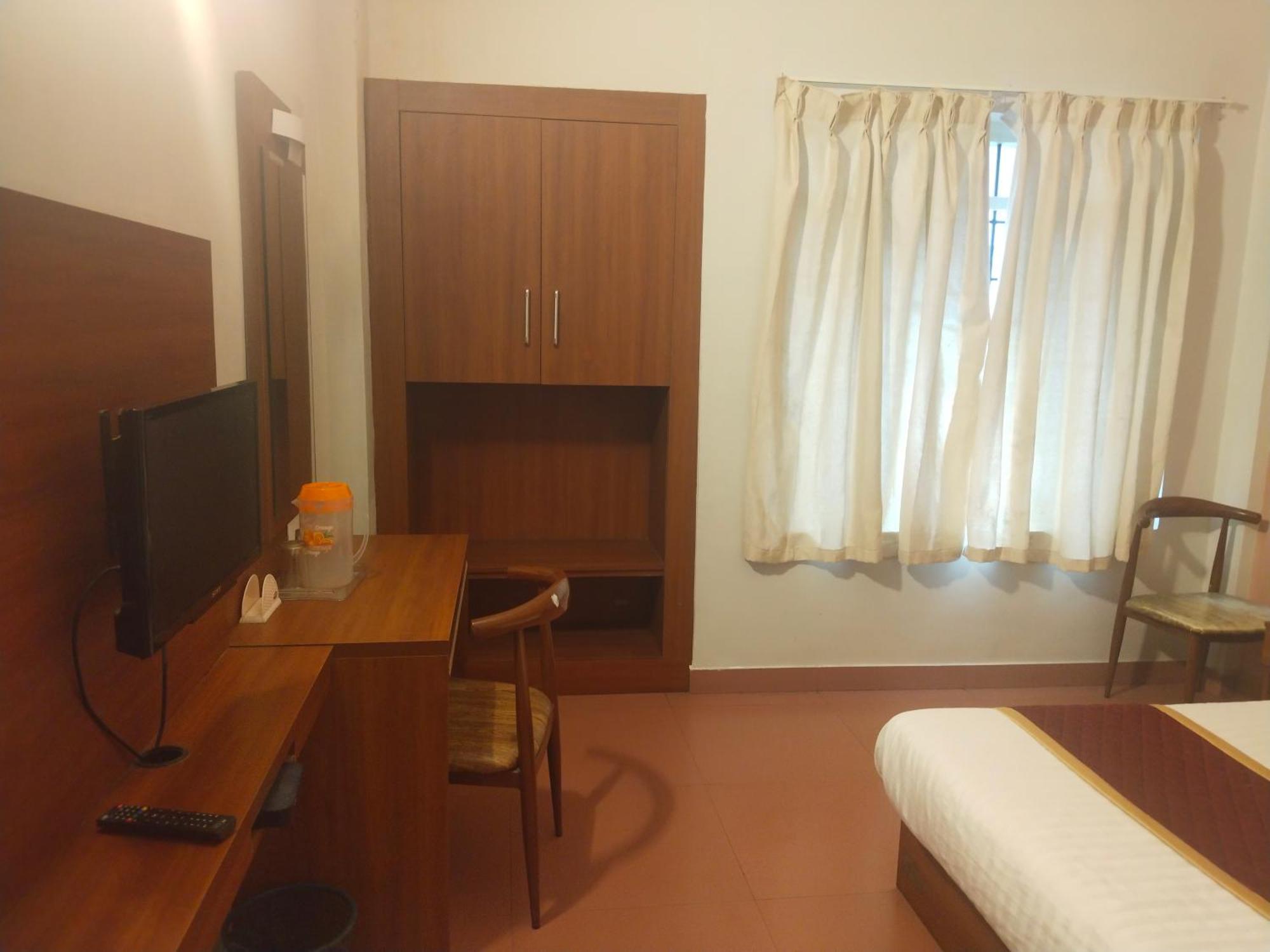 Edassery Cokkers Tower Hotel Kodaikanal