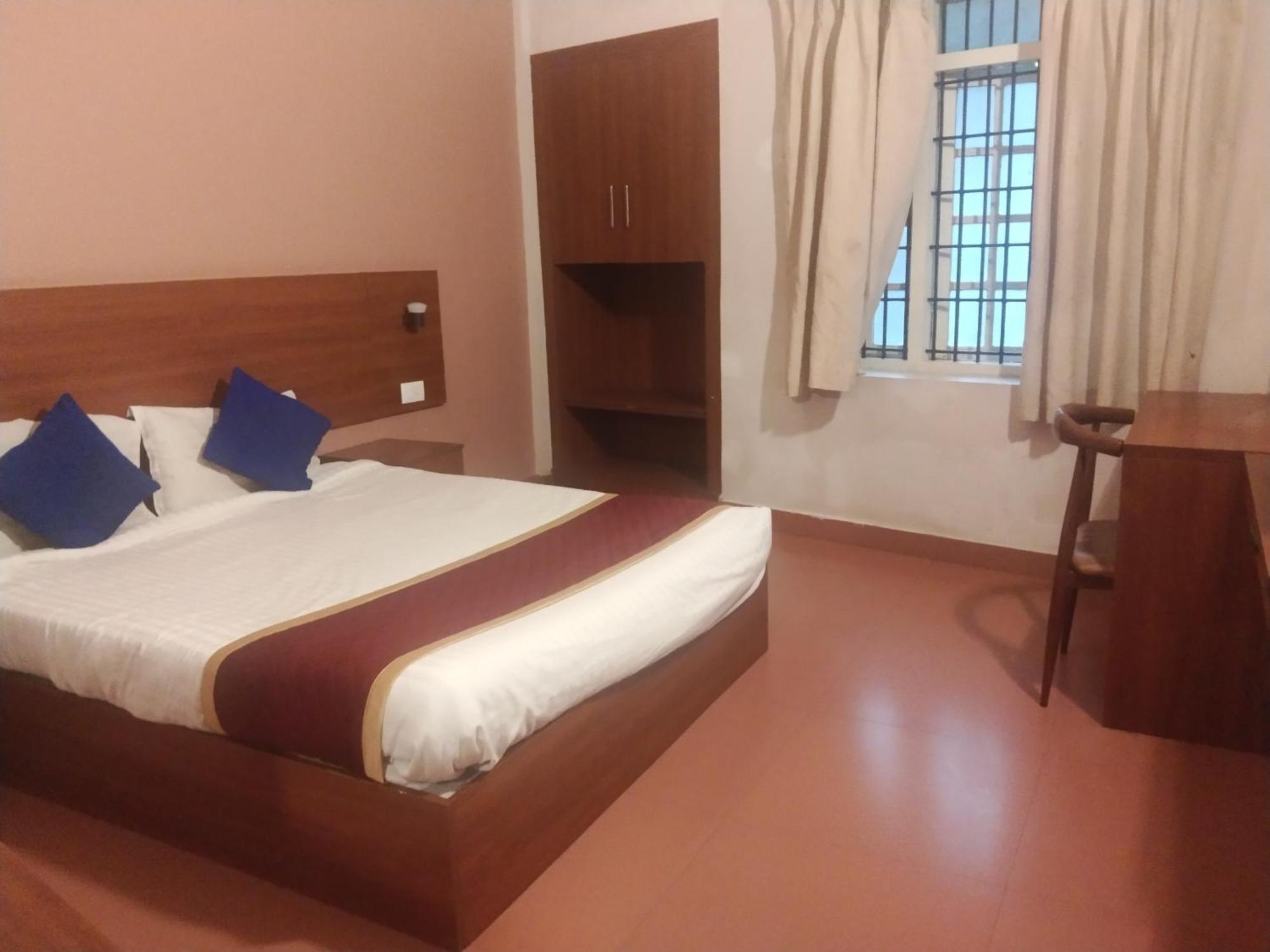 Hotel Edassery Cokkers Tower Kodaikanal