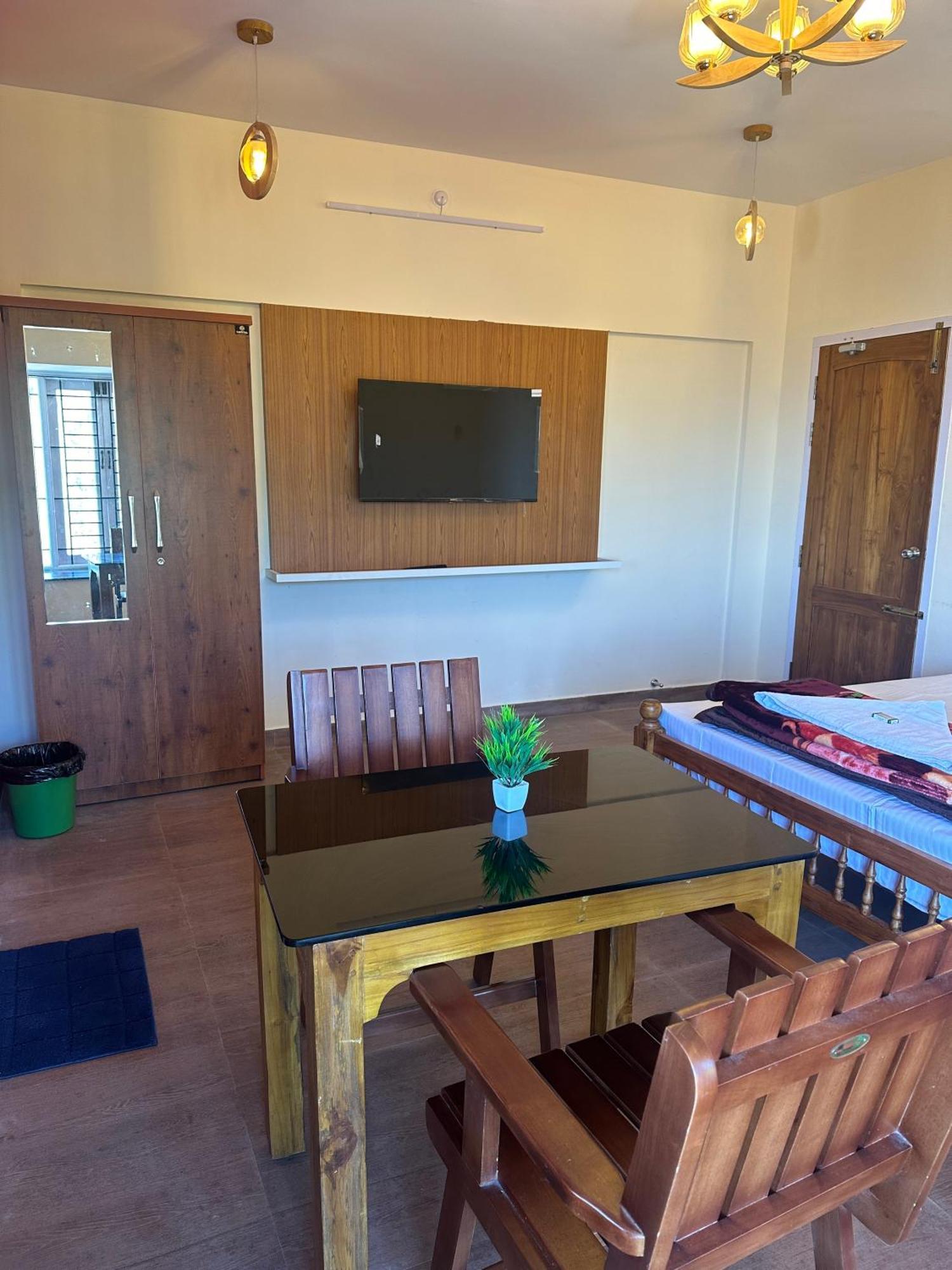 Skytop Homestay *