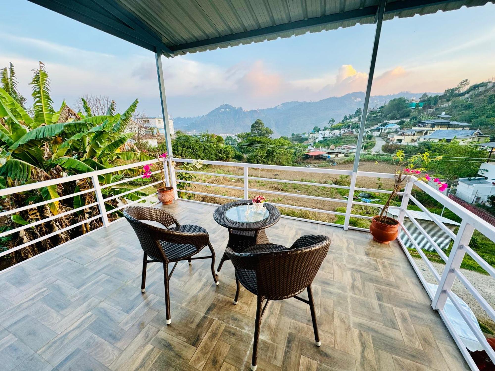 Holiday home The Jade Highlands Mountain View Container Kodaikanal