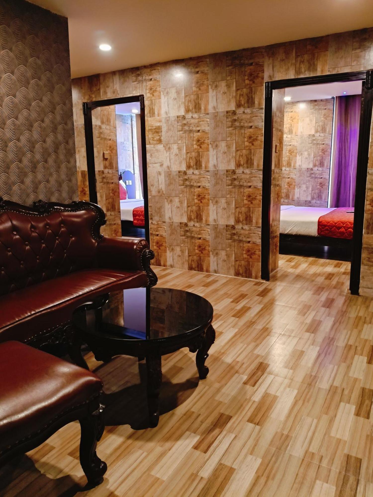 Hyders Park- The Luxury Hotel