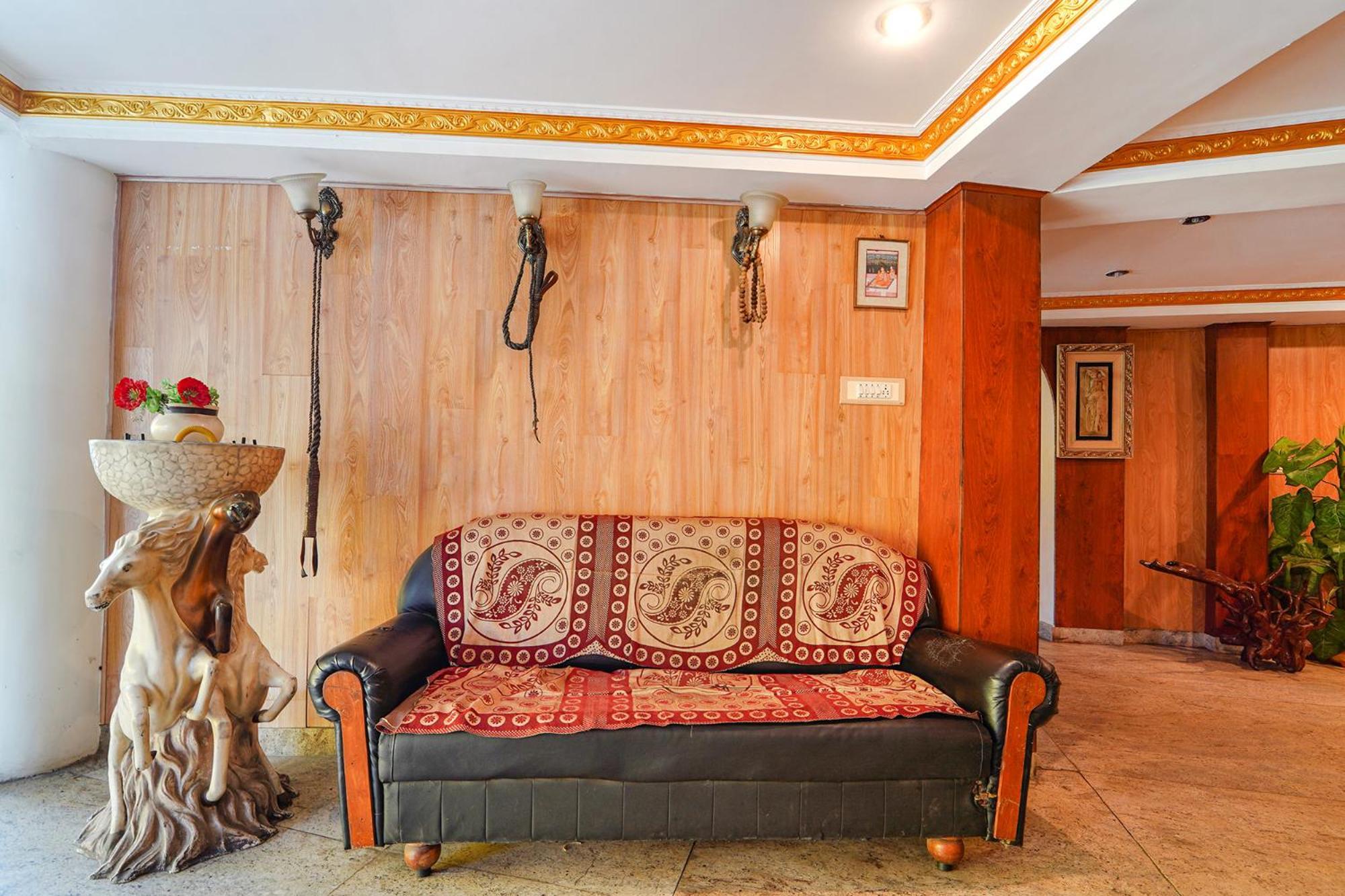 Fabhotel Roshan Residency - Nr Kurinji Andavar Temple 3*