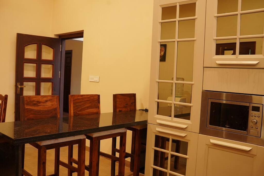 Scarlet 5bhk