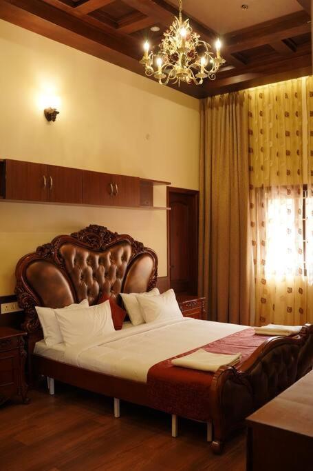 Scarlet 5bhk Villa