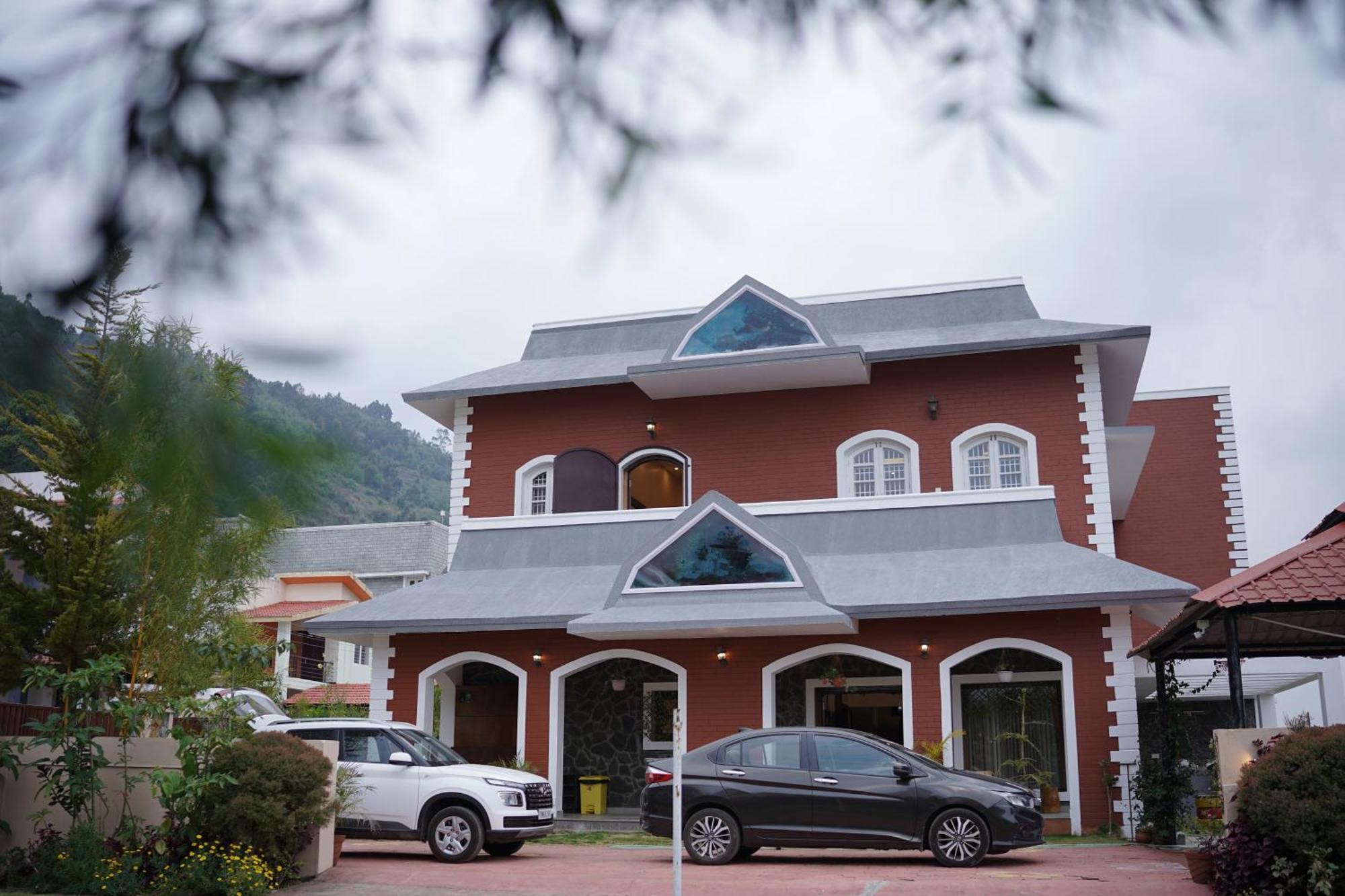 Villa Scarlet 5bhk *