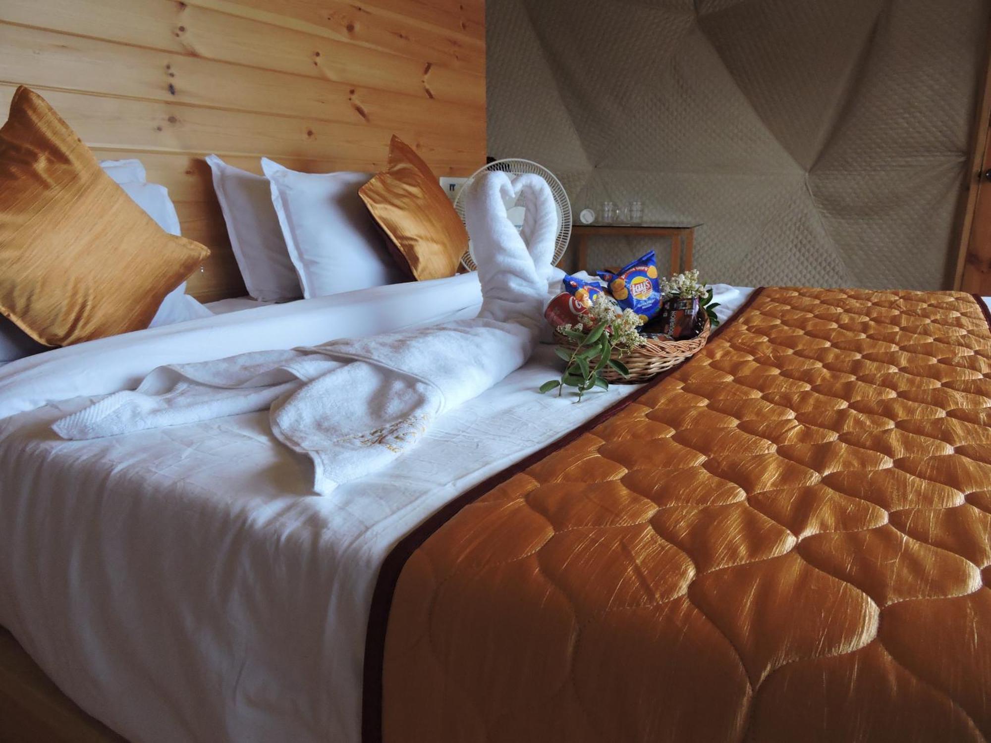 L.t Nature Glamps Luxury tent *