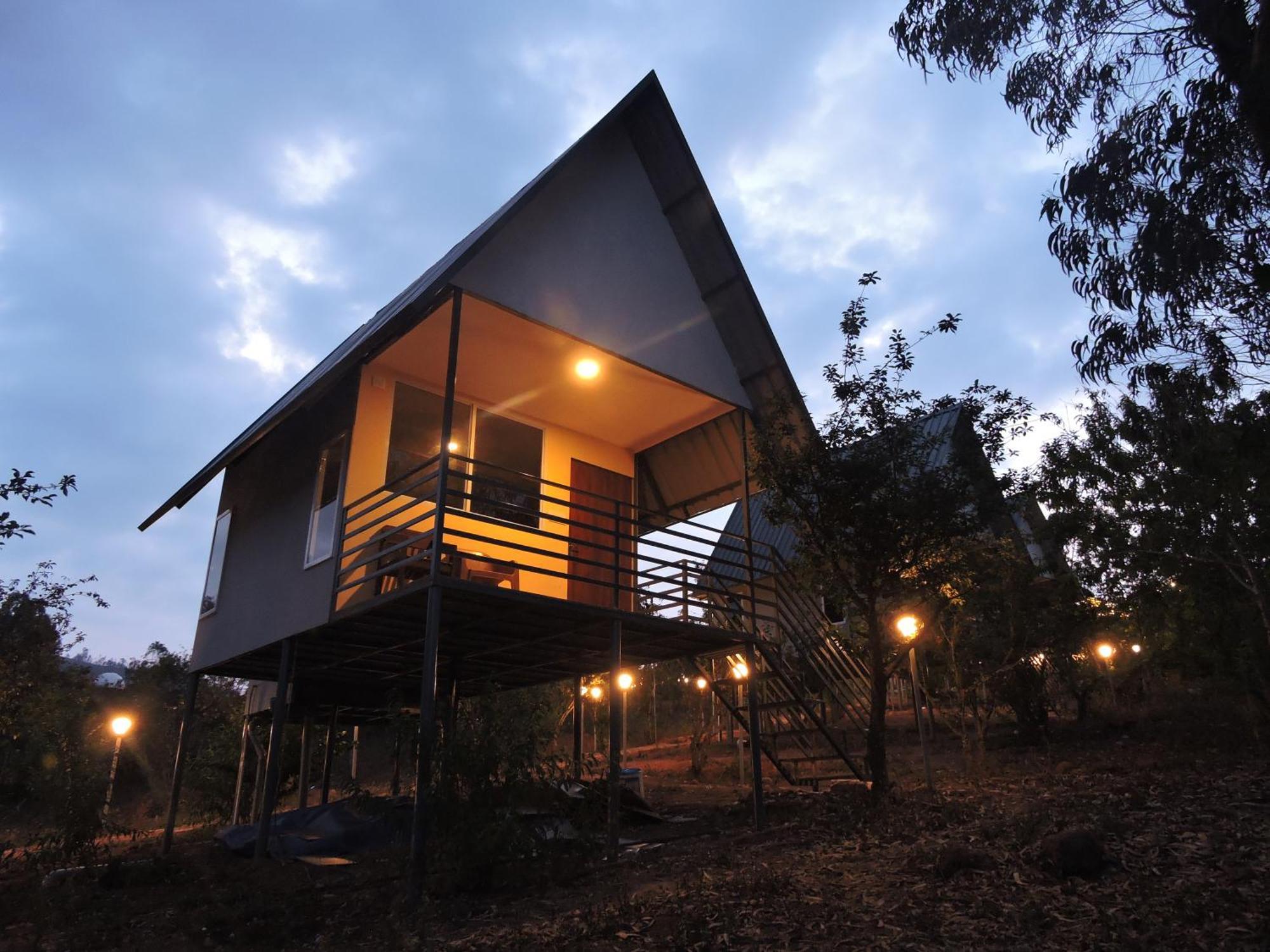 L.t Nature Glamps Luxury tent
