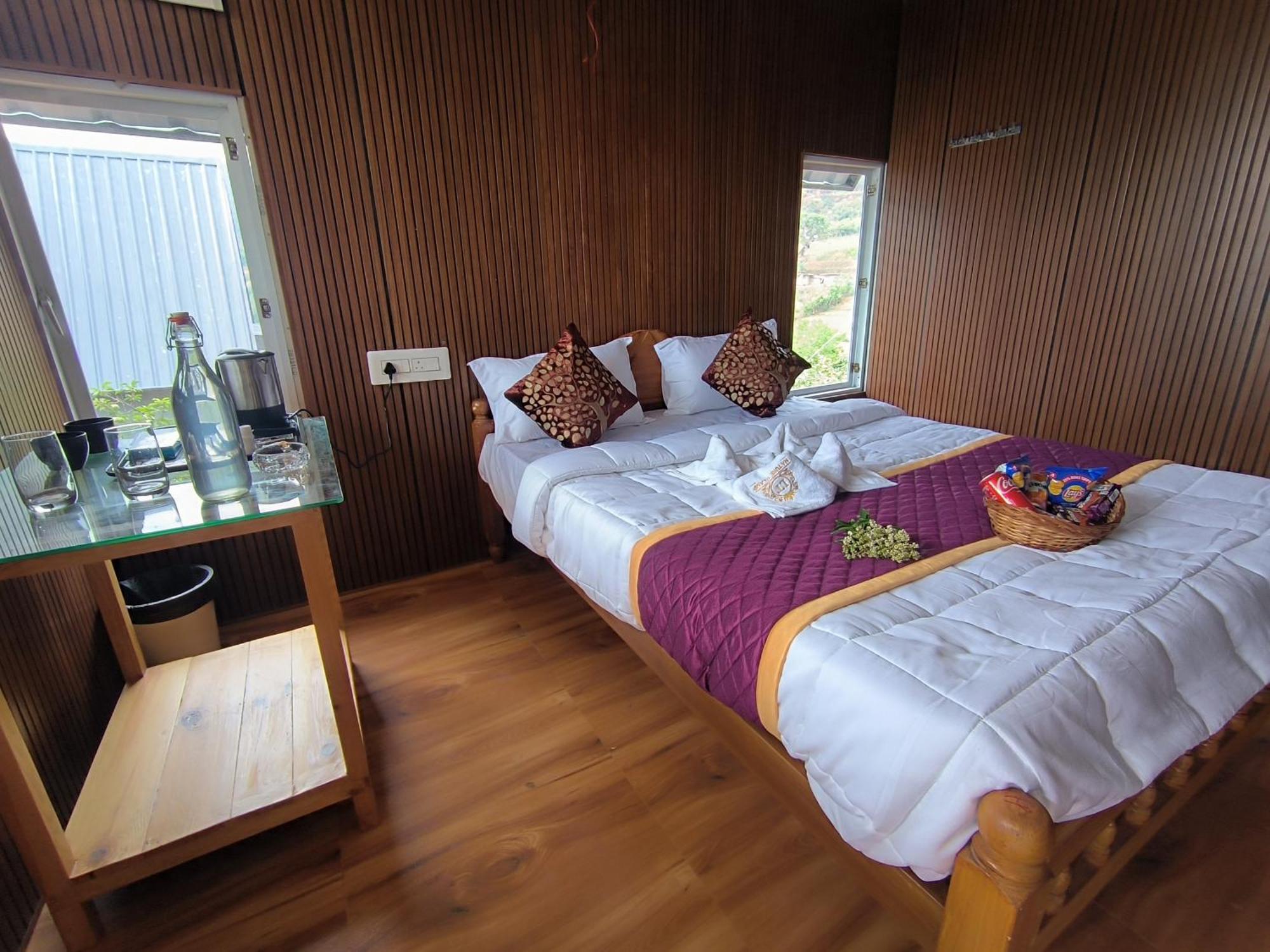 L.t Nature Glamps Luxury tent *
