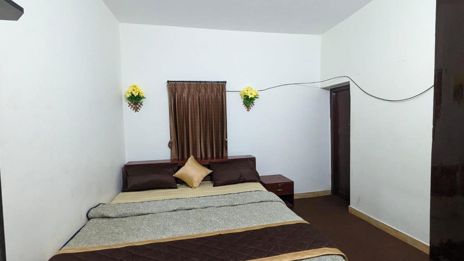 Iniyan Villa's