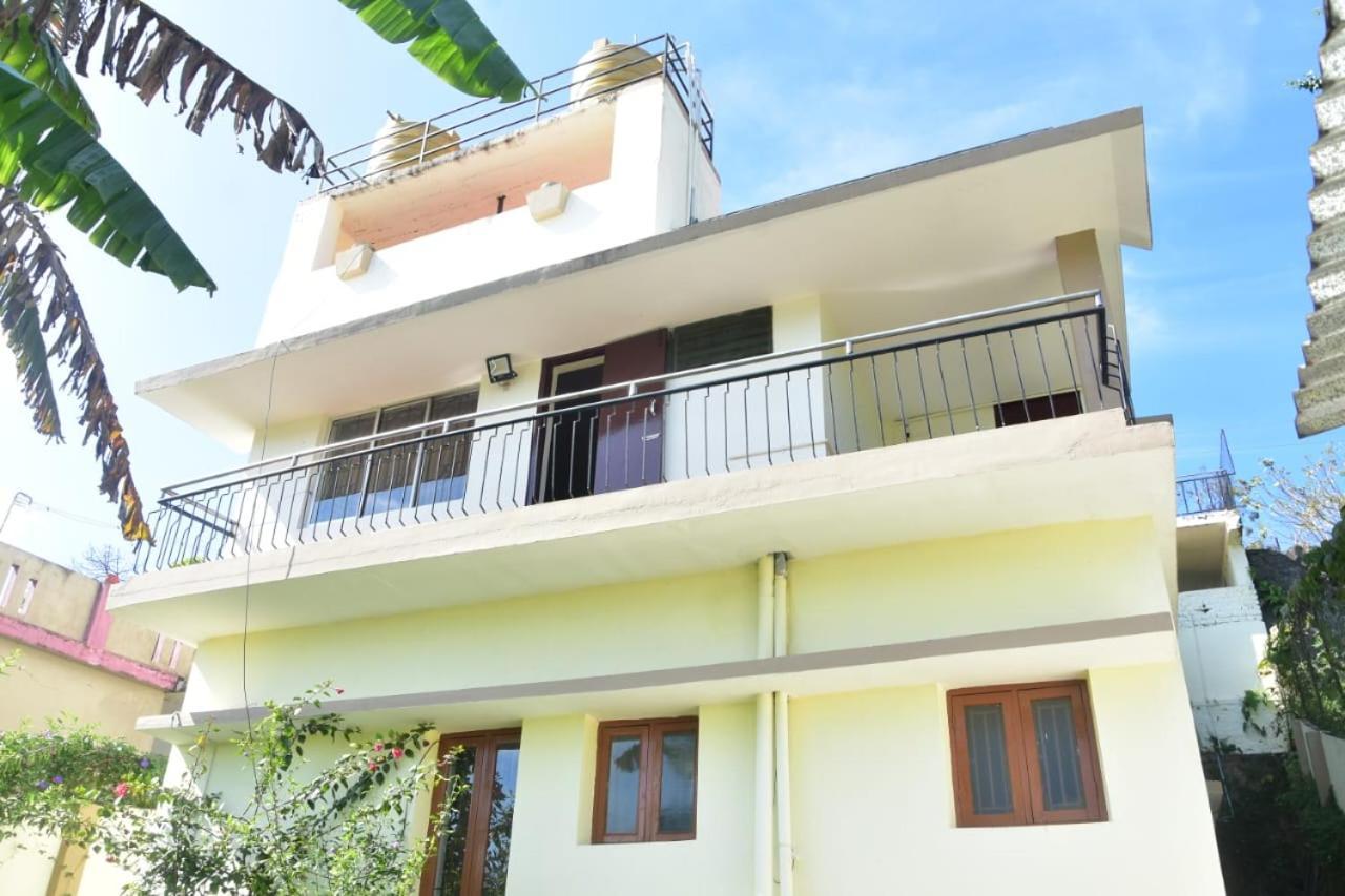 Iniyan Villa's