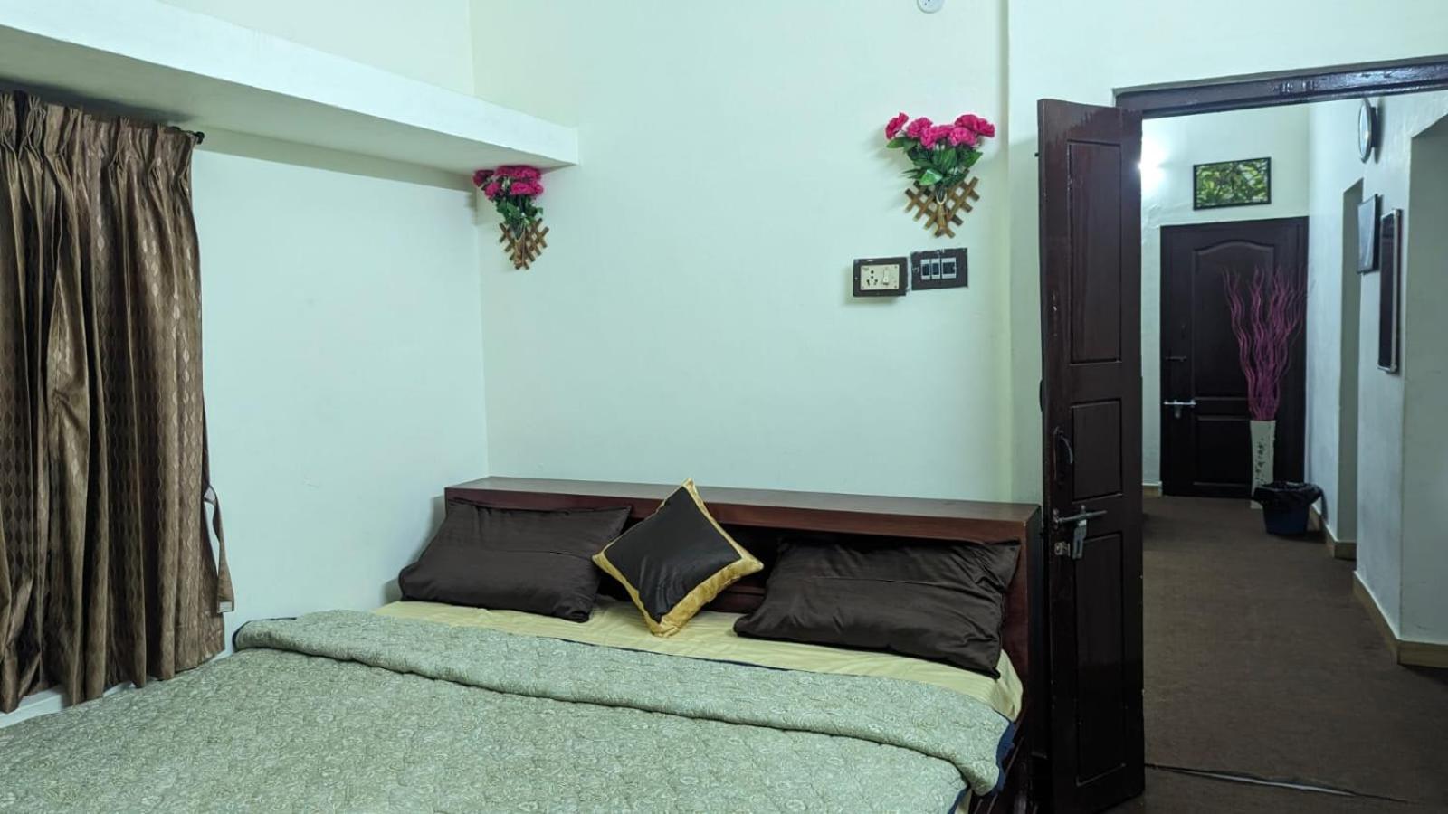 Iniyan Villa's *