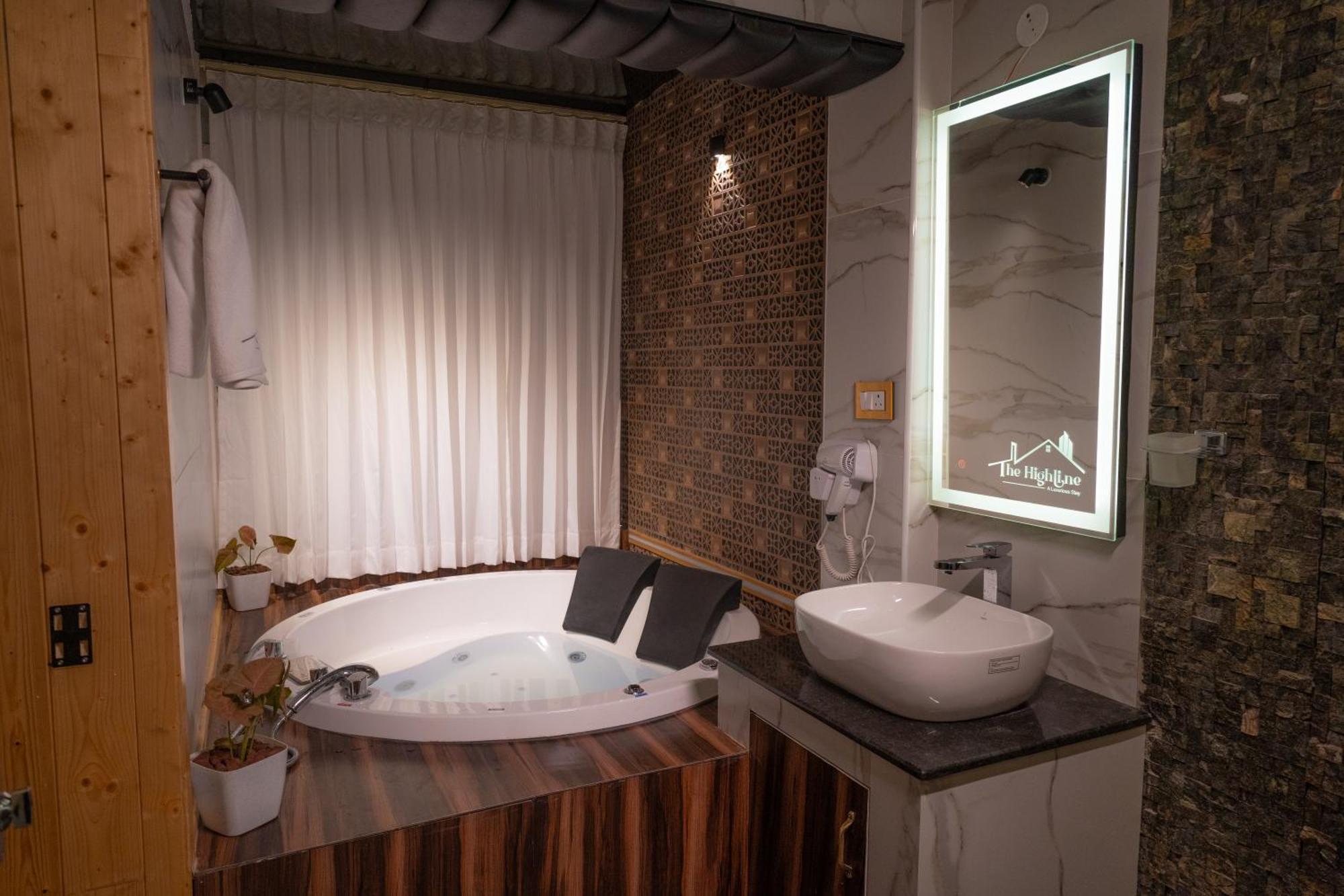 The Highline Luxurious Homestay *