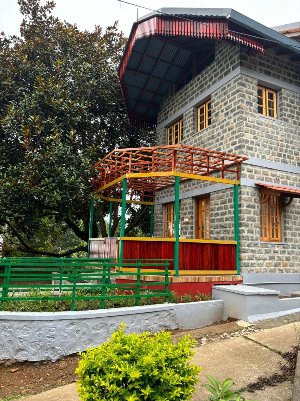 Lilly's Valley Resort 2*