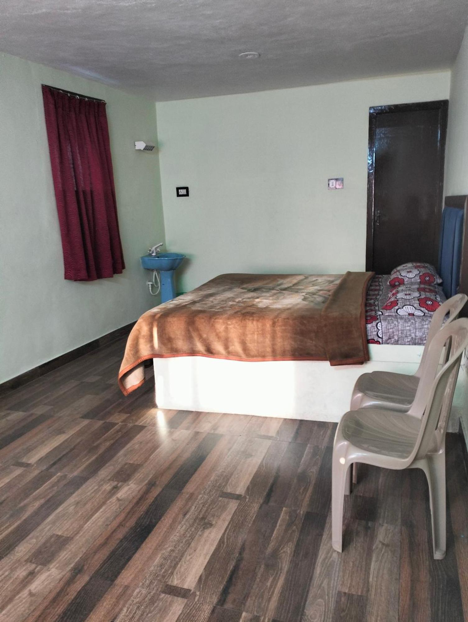 Yaal Homestay *
