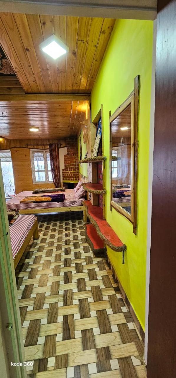 Agalya Homestay *
