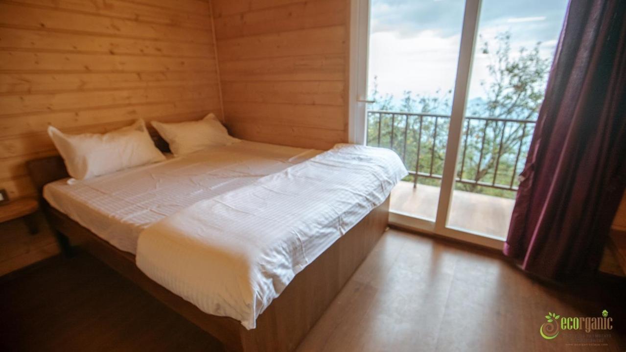 Praveen Woodhouse And 9oo342s565 Villa Kodaikanal