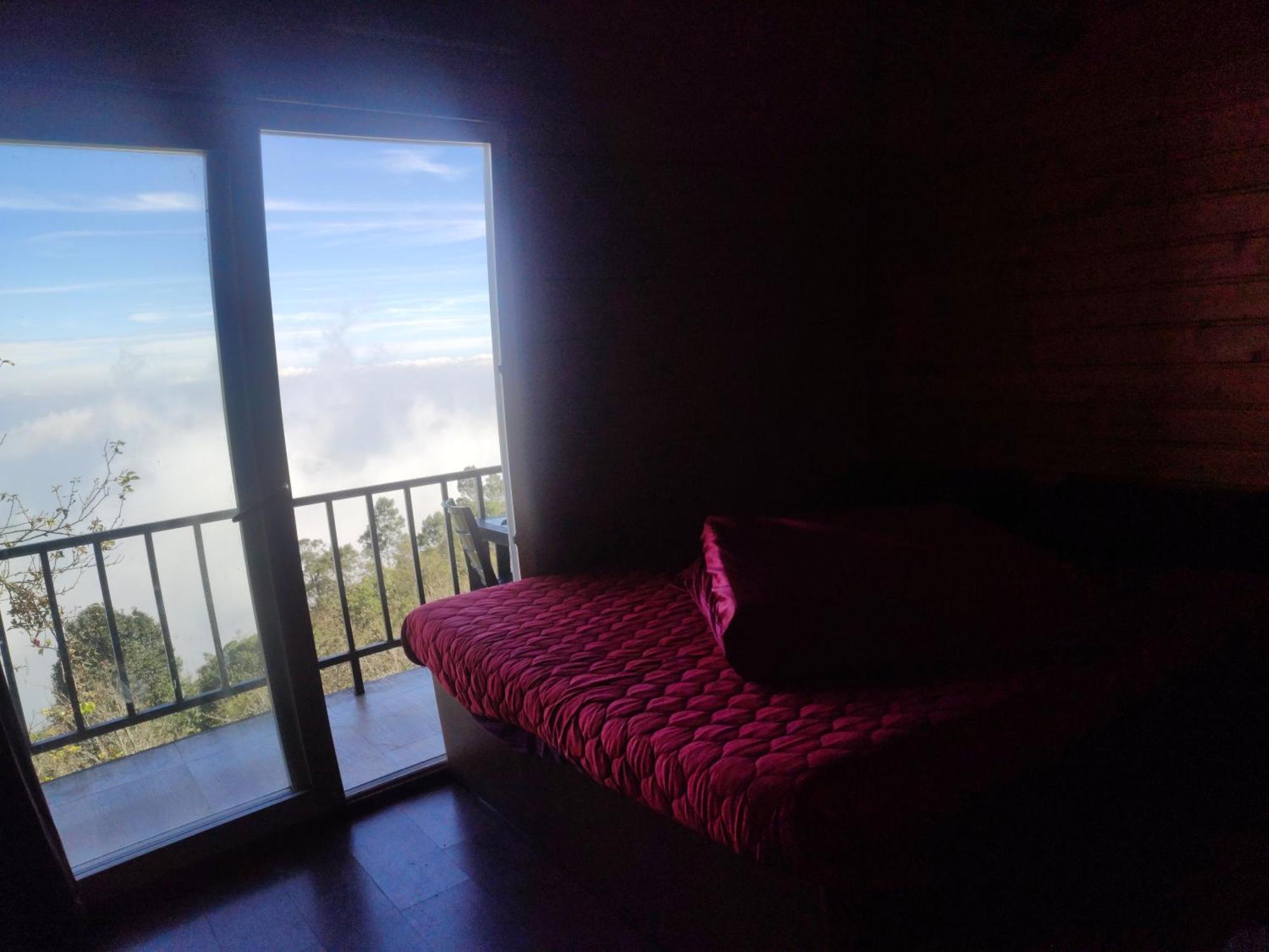 Praveen Woodhouse And 9oo342s565 Villa Kodaikanal
