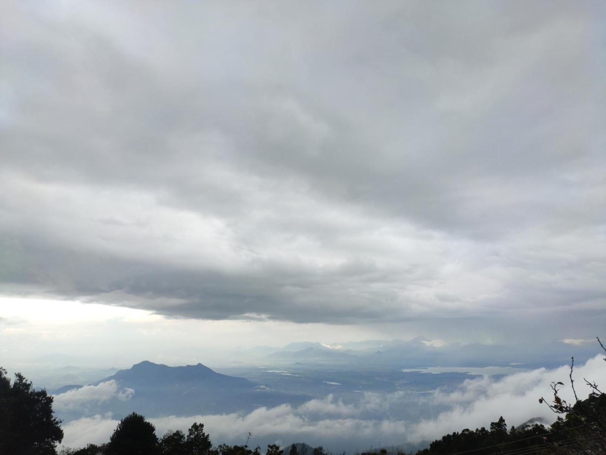 Praveen Woodhouse And 9oo342s565 Kodaikanal