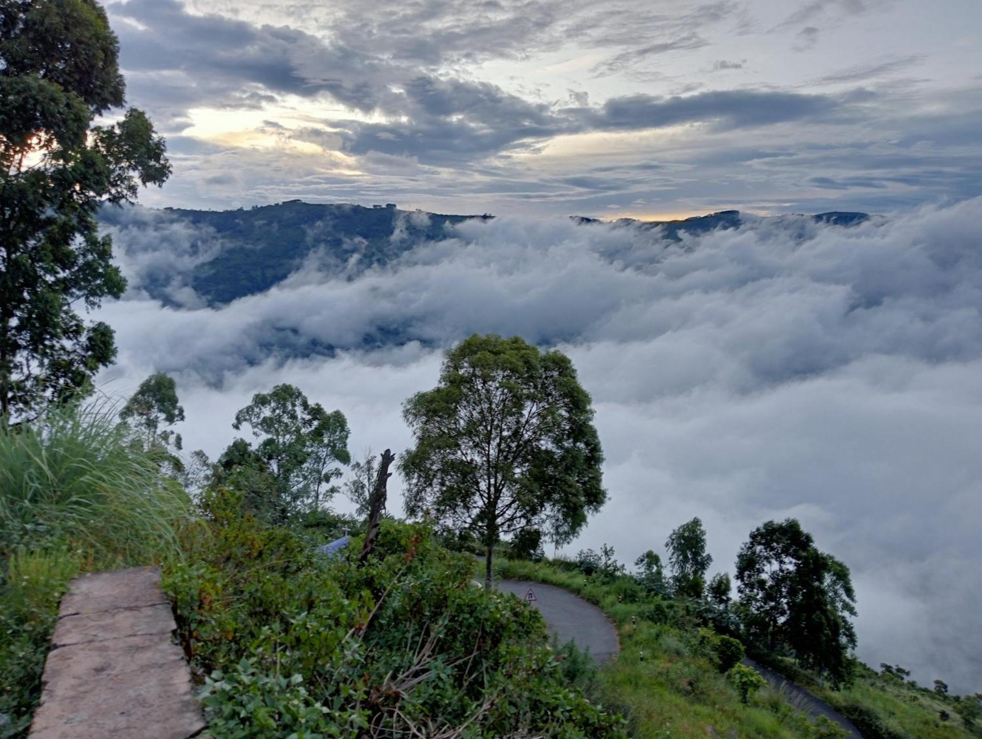 Praveen Woodhouse And 9oo342s565 Villa Kodaikanal