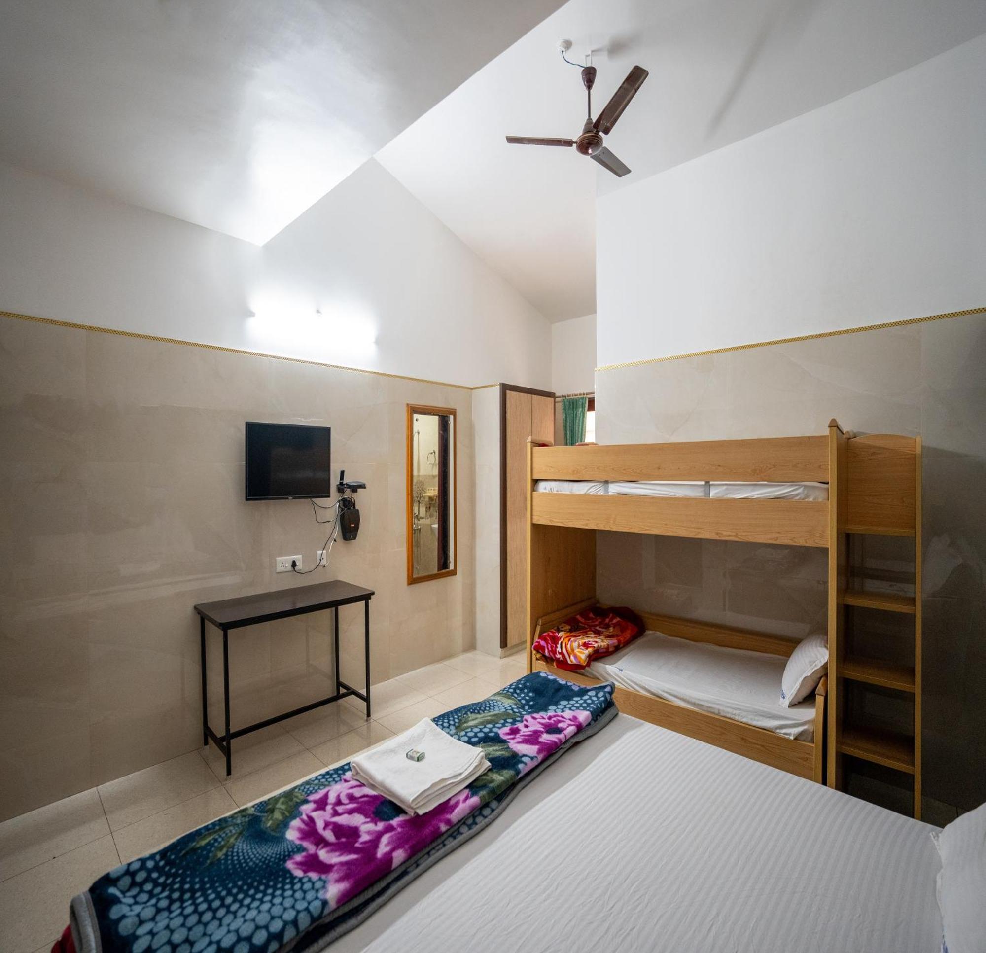 Hotel Raja Garden Hills View
