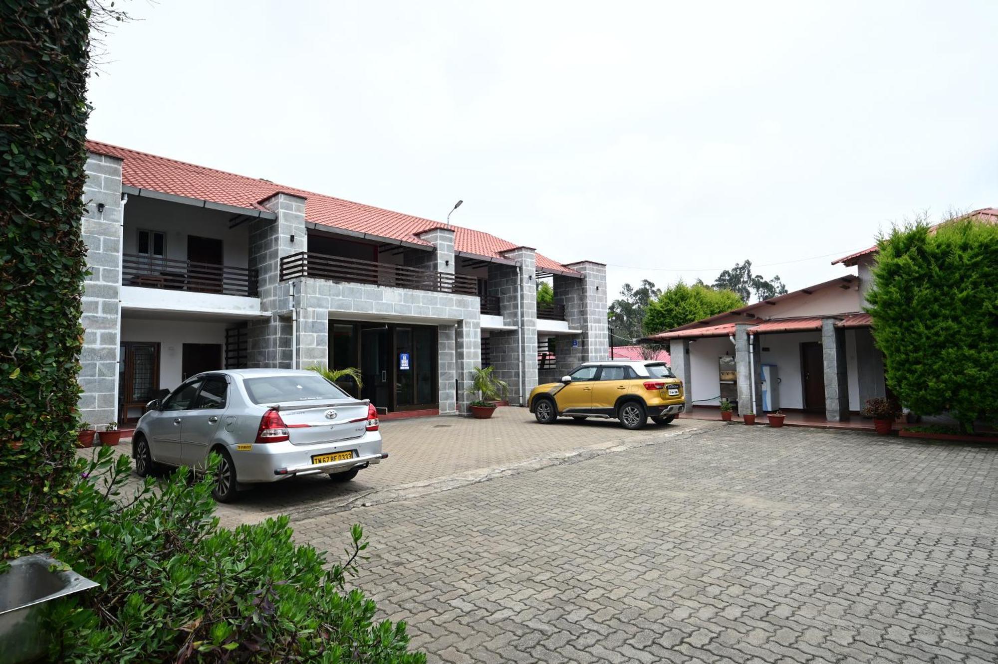 Yagappa Heritage - Near & Bus Stand Resort