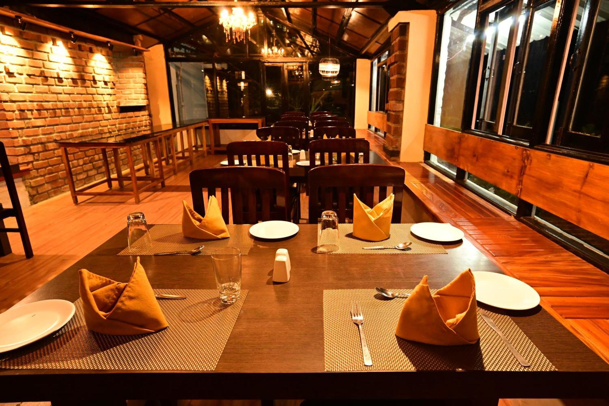 Yagappa Heritage - Near & Bus Stand Resort