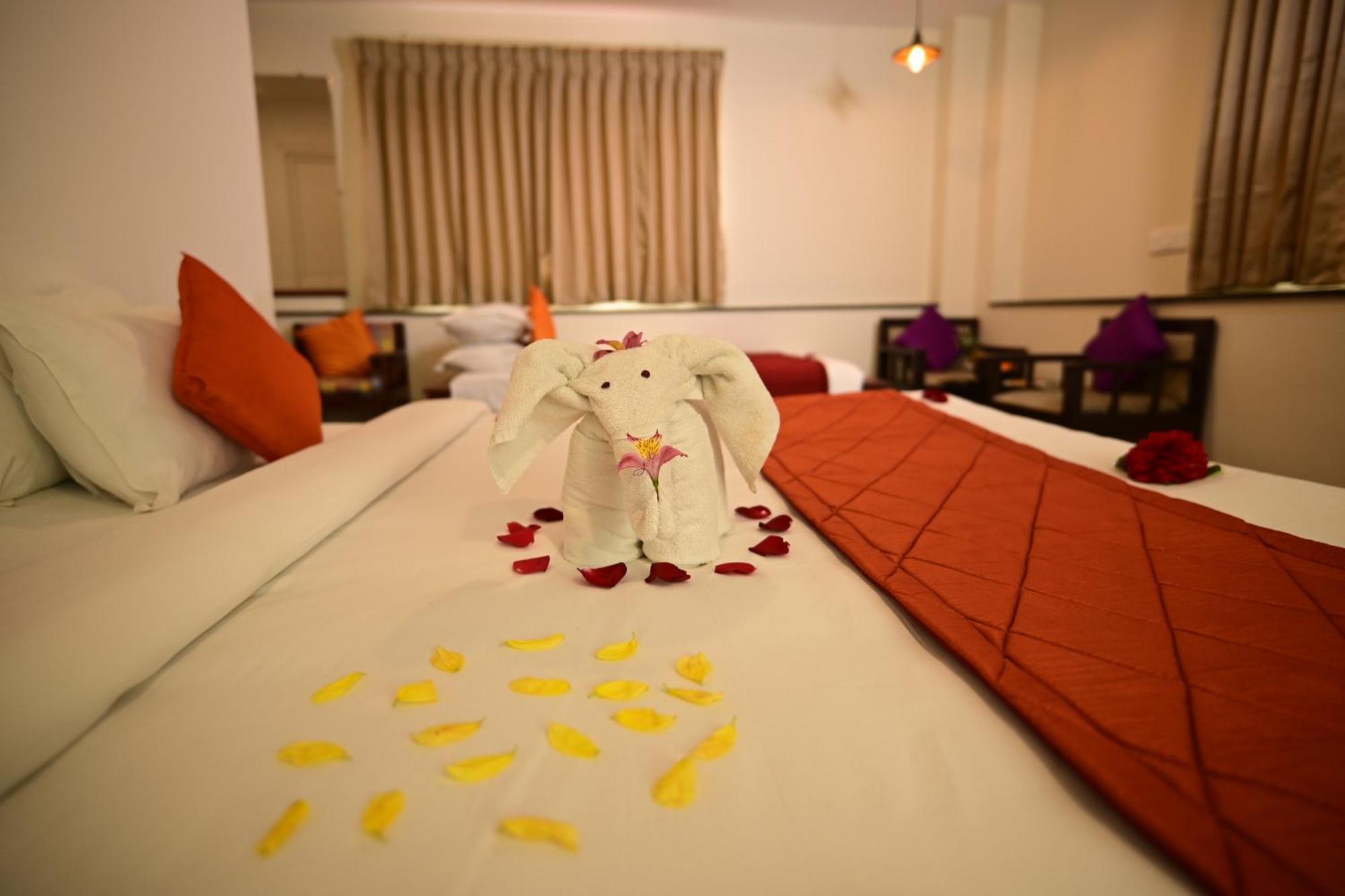 Yagappa Heritage - Near & Bus Stand Resort